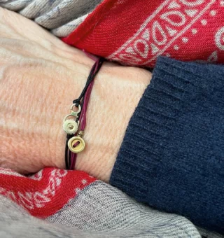 Or 18k VS argent doré … ça match !!!
#braceletcordon #minimaliste #artisanat #faitmain #gilbertgilbertbijoux
