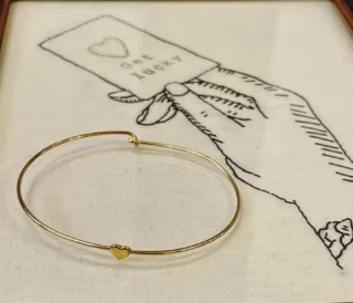 Aimons nous les uns les autres #bijouxcoeur #iloveyou #bijouxprecieux #gilbertgilbertbijoux #artisanparisien #faitmain